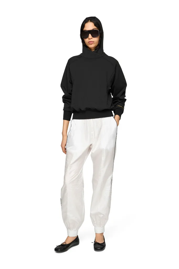 WF06_Black_1.webp