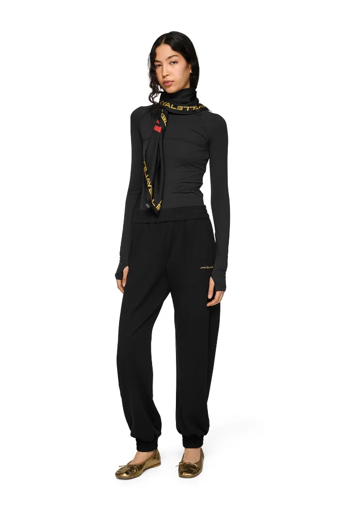 WH08b_Black_1.webp
