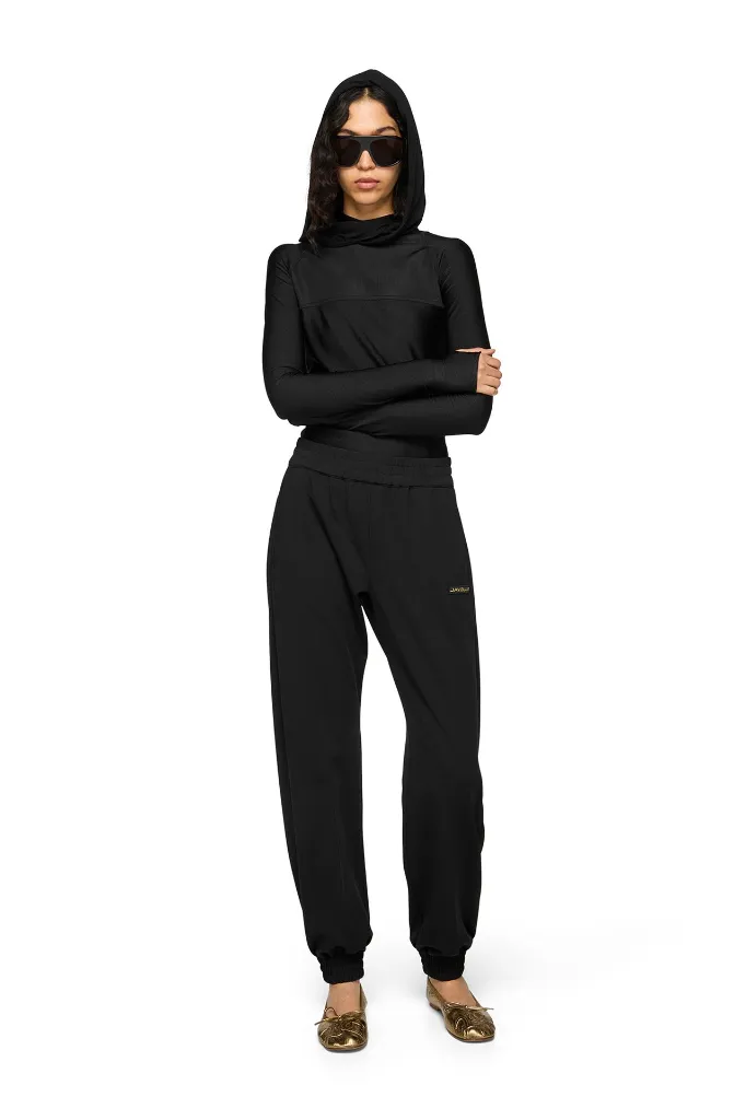WH08a_Black_1.webp
